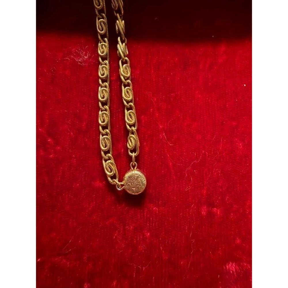 Vintage 70s Gold Snail Link Opera Length Necklace w/ Snap Clasp